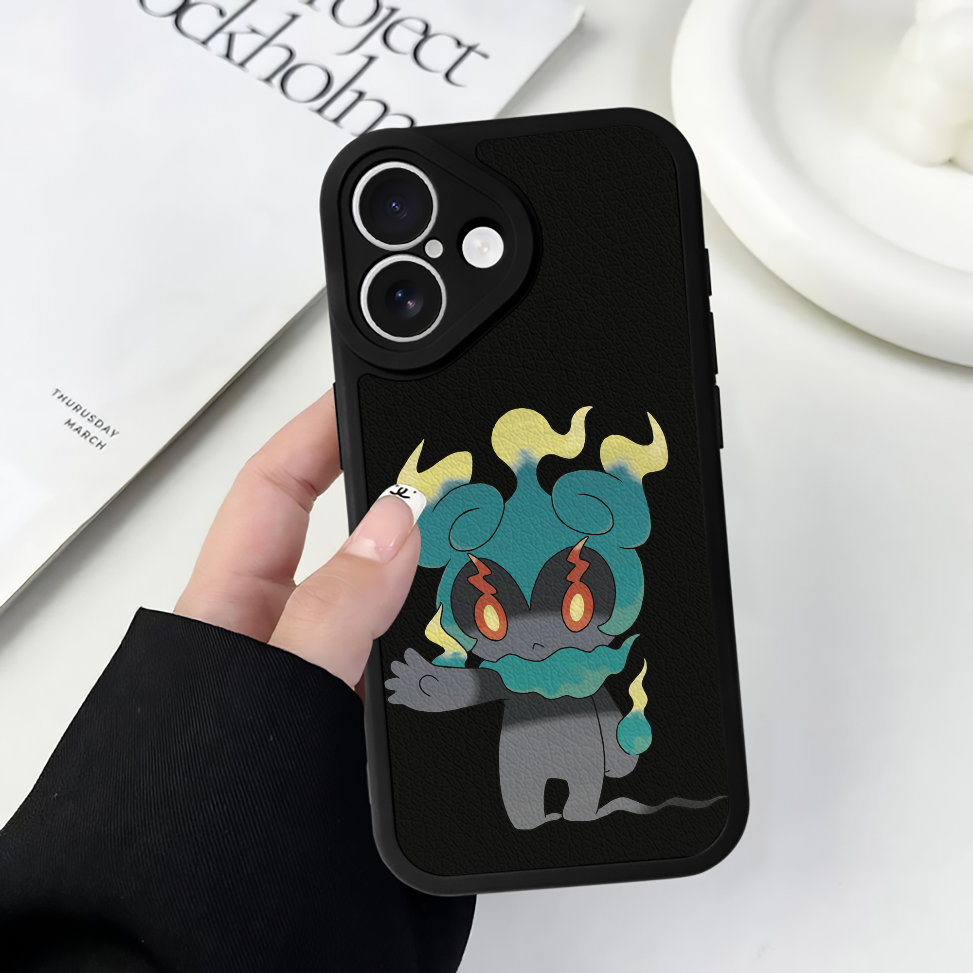 （画像用） ポケットモンスター Pokémon 【iPhone 16シリーズ対応】シリコンスマホケース（レザー調） 材質：シリコン